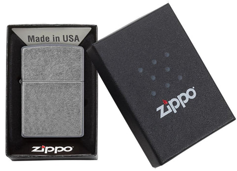 Vooraanzicht Zippo aansteker Antique Silver Plate in open verpakking