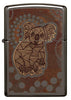 Zippo aansteker vooraanzicht Black Ice® met gekleurde illustratie van een koala in de stijl van Aboriginal kunst.