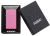 Zippo-aansteker Slim Pink Matt in open doos