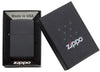 Vooraanzicht Zippo aansteker Media Chrome Black Matte in open geschenkdoos