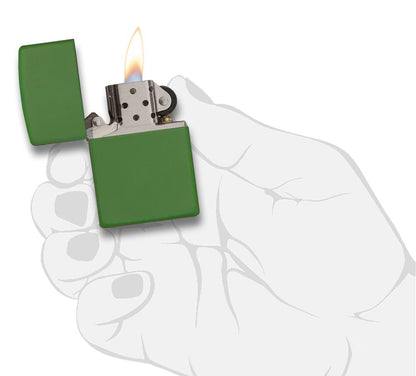  Zippo-aansteker Moss Green Matte basismodel open met vlam in handpalm