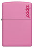 Vooraanzicht Zippo aansteker Pink Matte basismodel met Zippo-logo