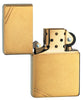 Vooraanzicht Zippo aansteker Vintage Brass Brushed met decoratieve schuine strepen op beide hoeken geopend