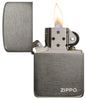 Zippo Aansteker 1941 Replica Black Ice met Logo geopend met Vlam