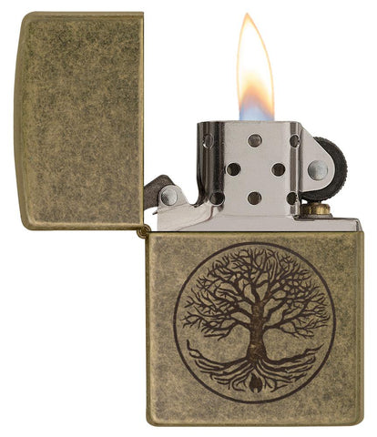 Zippo-aansteker antieke messing levensboom gravure open met vlam
