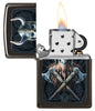 Zippo-aansteker doodshoofd met vikinghelm open met vlam