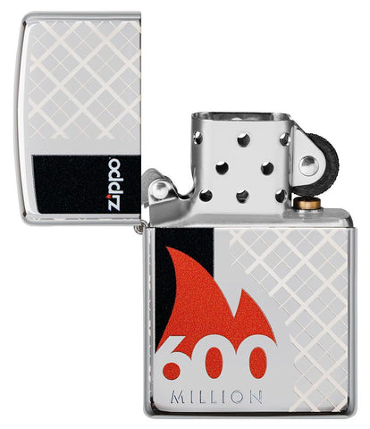 Zippo Aansteker 600 Miljoen vooraanzicht geopend in hoogglans chroom optiek met 360° lasergravure met aanstekernaam omgeven door een rode vlam en met een zwarte balk aan de zijkant