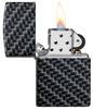 Vooraanzicht Zippo-aansteker White Matte met 540° Color Image en rechthoekige tegels als patroon open met vlam