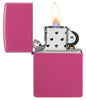 Zippo Feuerzeug sanftes Pink Frequency Basismodell geöffnet mit Flamme