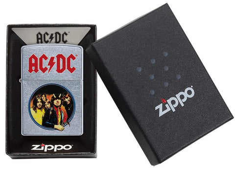 Zippo aansteker AC/DC design Highway to Hell in geopende geschenkverpakking