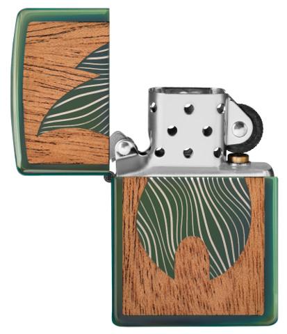 Zippo Woodchuck met groene Zippo-vlam open