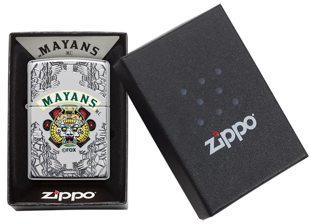 Zippo-aansteker chroom met diepe gravures Mayans M.C. in open doos