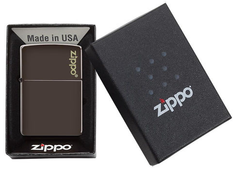 Zippo-aansteker bruin mat met Zippo-logo in open doos