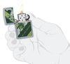 Zippo aansteker Tom Clancy's Ghost Recon® groen camouflage met soldaat open met vlam in gestileerde hand
